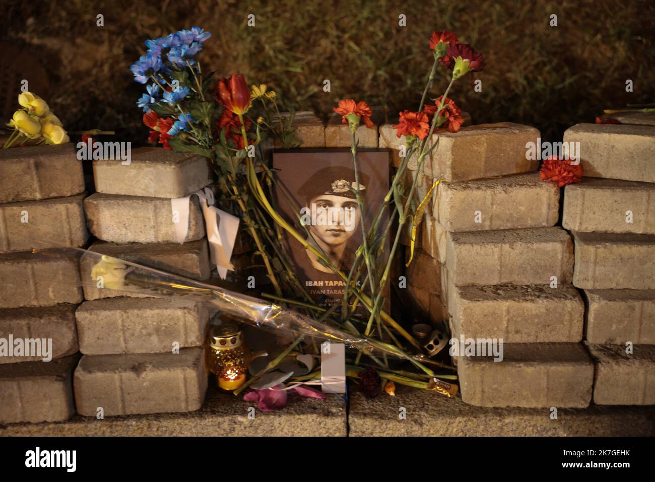 ©PHOTOPQR/LE PARISIEN/Philippe de Poulpiquet ; Kiev ; 20/02/2022 ; Kiev (Ucraina), le 20 février 2022. Commémotation du massacre de Maidan, où une centaine de personnes avaient trouuvé la mort en 2014 lors de ce qu’on a appelé « la révolution de la dignité ». Après des mois de blocage à Maidan, les événements du 20 février 2014 avaient finalement précipité la démission du président de l'époque, Viktor Ianoukovitch. CE samedi, des commémorations se tiennent dans le centre de Kiev, alors que la menace d'une attaque russe et les tensiones s'accroient dans l'est du Pays. - Kyev, Ukr, feb 20th 2022 U Foto Stock
