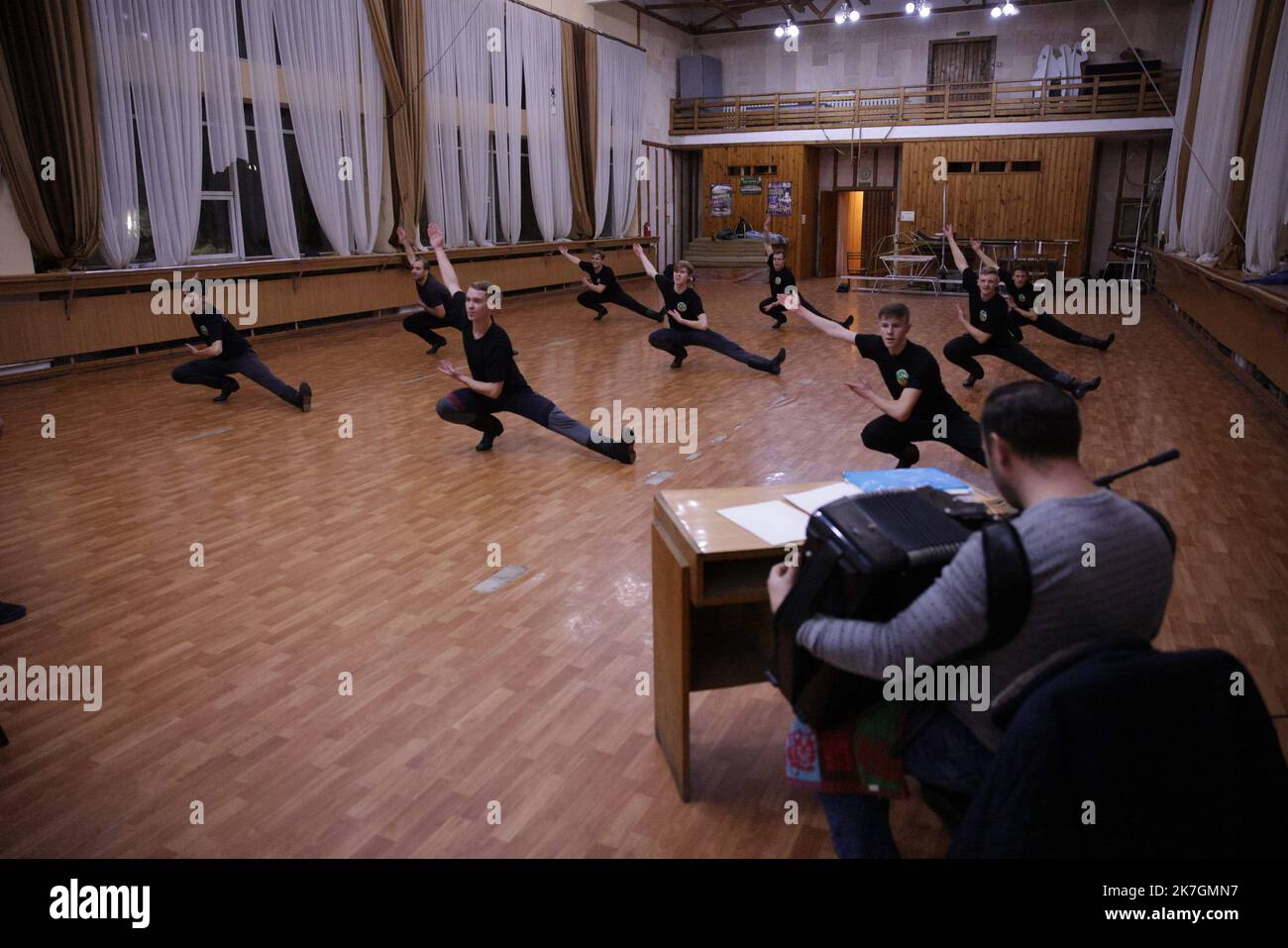©PHOTOPQR/LE PARISIEN/Olivier Arandel ; Tiraspol ; 18/11/2021 ; Tiraspol, Transnistrie République moldave du Dniestr Jeudi 18 novembre 2021 Groupe de danse Folklorique Viorika dirigé par le chorégraphe Igor ciobanu - Nov 2021. Transnistria, Repubblica moldavia di Dniester Foto Stock