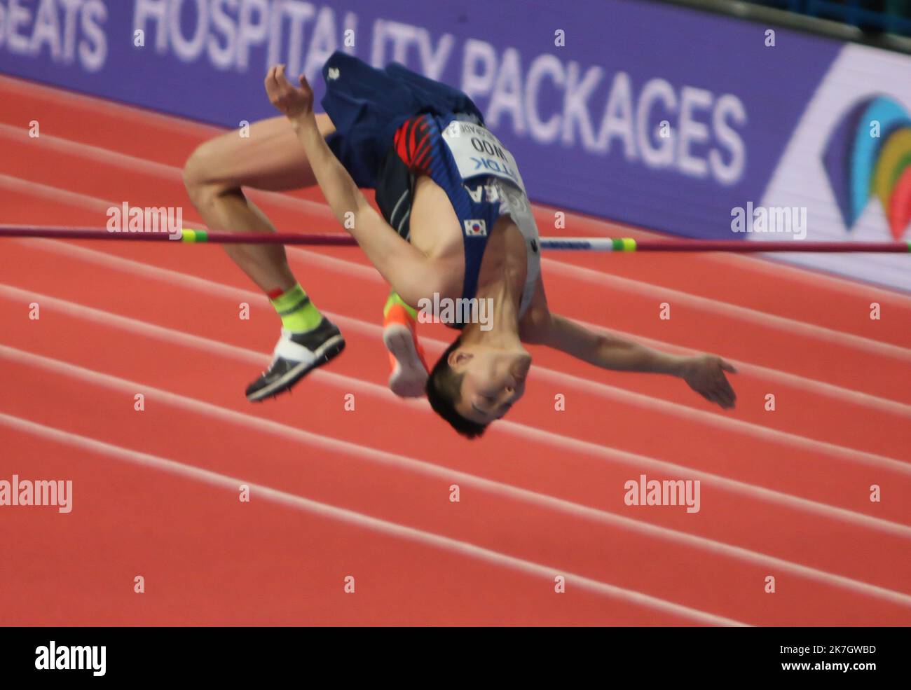 ©Laurent Lairys/MAXPPP - Sanghyeok WOO of Korea High Jump Men durante i Campionati mondiali di atletica indoor 2022 il 20 marzo 2022 alla Stark Arena di Belgrado, Serbia - Foto Laurent Lairys / Foto Stock