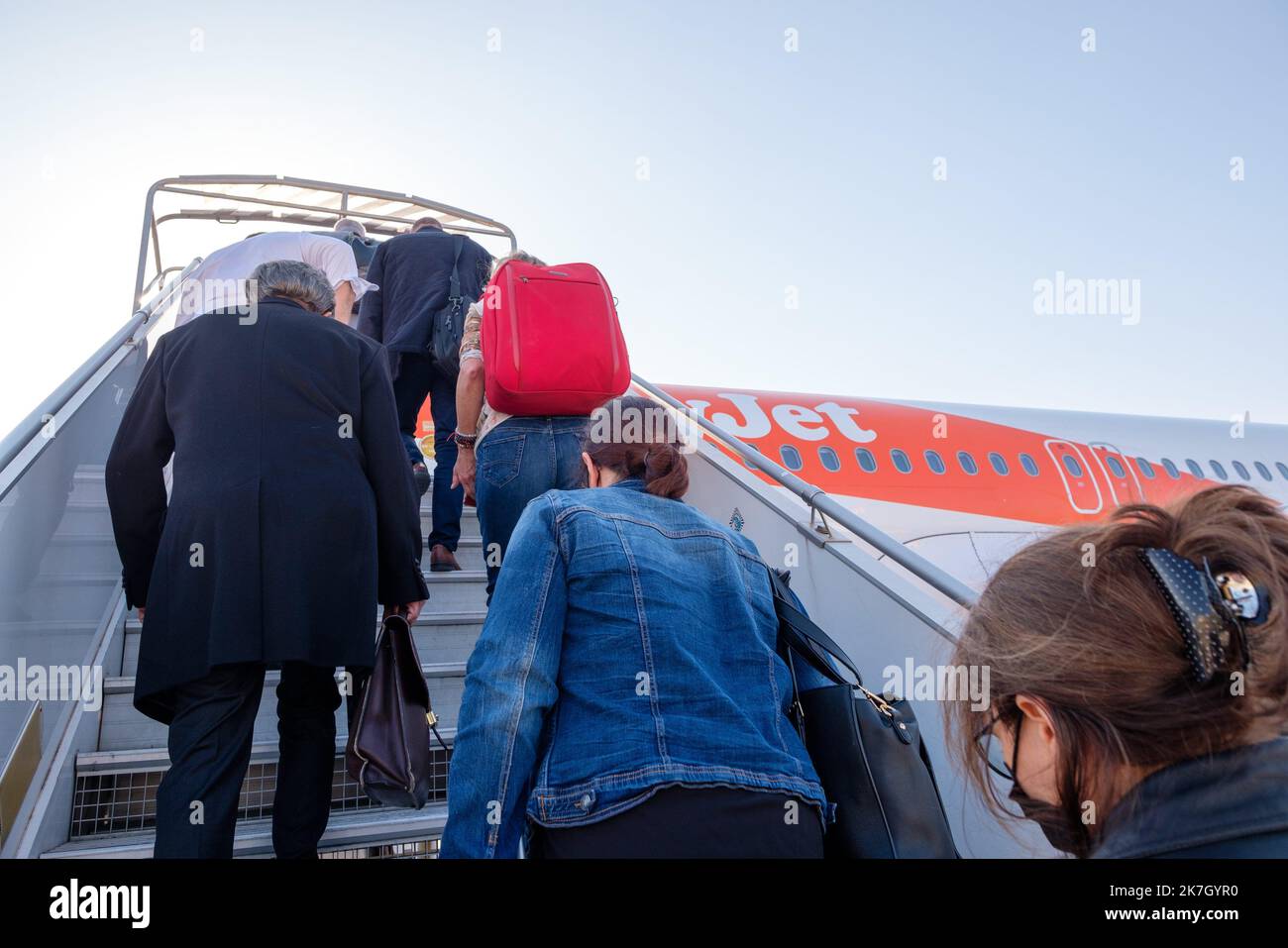 ©Arnaud BEINAT/Maxppp. 2022/03/23, Orly, Francia. Embarquement des passagers d’un vol sur Airbus de la compagnie Easyjet. Foto Stock