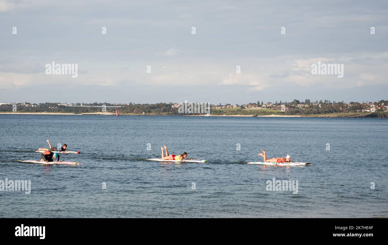 Costruire kayak immagini e fotografie stock ad alta risoluzione - Alamy