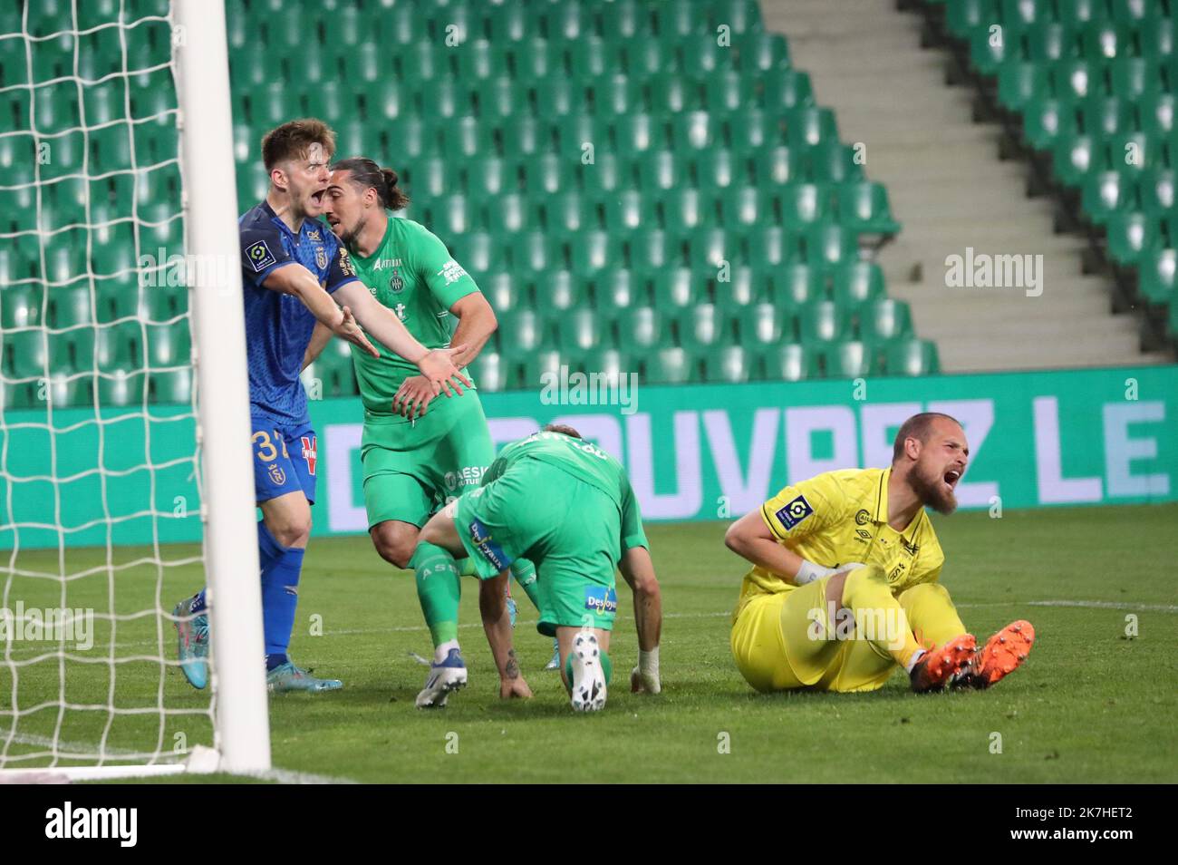 Thierry Larret / MAXPPP. Football Ligue 1 Uber mangia. Associazione Sportive de Saint-Etienne vs Stade de Reims. Le 14 mai 2022, Stade Geoffroy-Guichard, Saint-Etienne (42). THOMAS FOKET (REI) Foto Stock