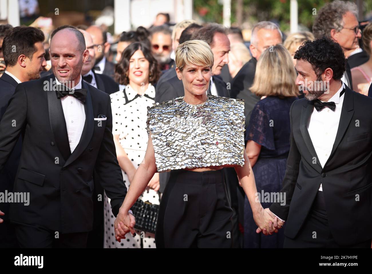 ©PHOTOPQR/LE PARISIEN/Fred Dugit ; Cannes ; 26/05/2022 ; Cuture / Cinéma Palais des festival à Cannes (06), le 23 mai 2022 Montée des marches du film Crimes of the Future du réalisateur canadien David Cronenberg avec Léa Seydoux, Kristen Stewart et Vigo Mortensen Photo LP / Fred Dugit - Festival internazionale del cinema di Cannes. Foto Stock