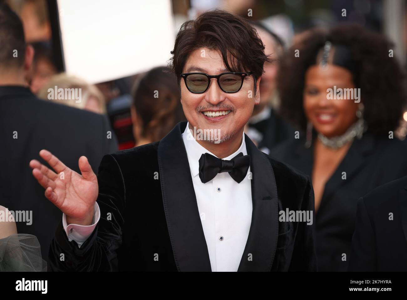 ©PHOTOPQR/LE PARISIEN/Fred Dugit ; Cannes ; 26/05/2022 ; Cuture / Cinéma Palais des festival à Cannes (06), le 26 mai 2022 Montée des marches du film 'Broker (Les Bonnes Etoiles)' Song Kang-ho Photo LP / Fred Dugit - Festival internazionale del cinema di Cannes. Foto Stock