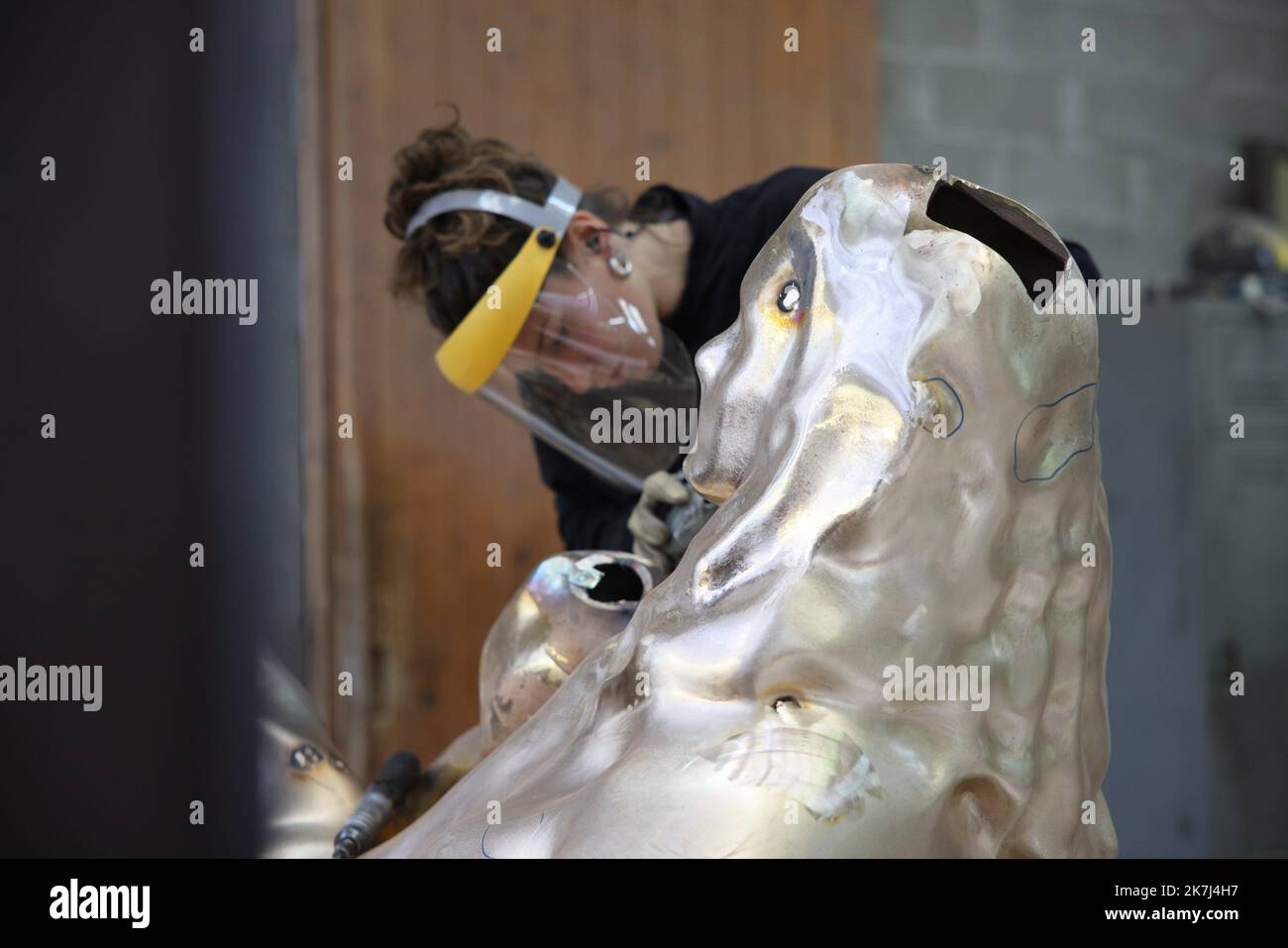 ©PHOTOPQR/LE PARISIEN/Olivier Arandel ; France ; 20/05/2022 ; Saint-Rémy-lès-Chevreuse, Francia Vendredi 20 mai 2022 le 1er juin est inaugurée à Versailles, dans le cadre du lancement du festival de Théâtre du Mois Molière et des 400 ans de la naissance de Molière, une statuine de l’homme de Théâtre spécialement commandée par la mairie. Saint Remy les Chevreuses, Francia, 20th 2022 maggio il 1 giugno, una statua del Moliere, uomo di teatro, appositamente commissionato dal municipio wille essere inaugurato a Versailles, come parte del lancio del festival teatrale Mois Molière e il 400th ° anniversario Foto Stock