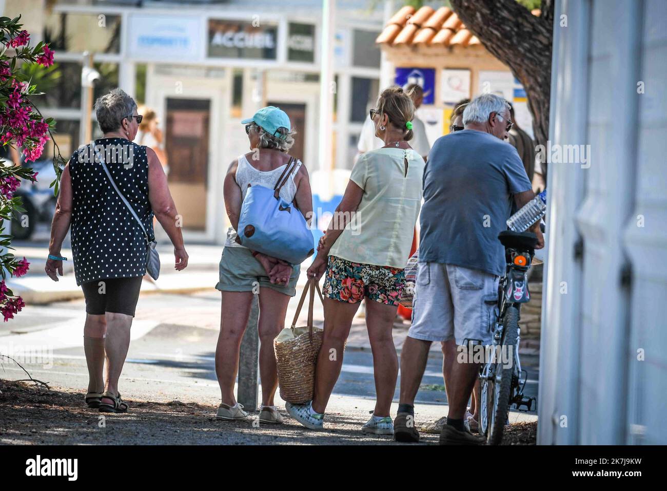 Â©PHOTOPQR/LE MIDI LIBRE/Mikael ANISSET ; NIMES ; 13/06/2022 ; GARD / FD / FAIT DIVERS / INCENDIE / CAMPING / ESPIGUETTE / un importante incendie s'est dÃ clarÃ© ce lundi 13 juin, au camping de l'Espiguette au Grau-du-Roi. Le feu a pris dans le 'Premier quartier' Ã l'entrÃ du camping Municipal. vacuÃ vacanciers Ã tÃ Ã, alors qu'une soixantaine de bungalows Ã tÃ dÃ. - Un incendio importante scoppiò questo lunedì, 13 giugno, presso il campeggio dell'Espiguette au Grau-du-Roi. L'incendio si è svolto nel 'primo distretto' all'ingresso del campeggio comunale. I vacanzieri erano evac Foto Stock