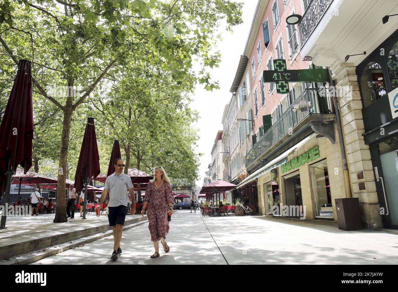 ©PHOTOPQR/l'INDEPENDANT/BOYER Claude ; CARCASSONNE ; 17/06/2022 ; PHOTOPQR / CLAUDE BOYER / l'INDEPENDANT / VAGUE DE CHALEUR / ALERTE ORANGE CANICULE / CARCASSONNE / AUDE / onda di calore in Francia il 17 giugno 2022 Foto Stock