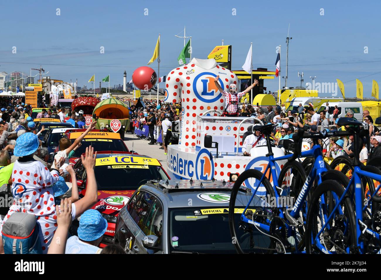 ©PHOTOPQR/VOIX DU NORD/PASCAL BONNIERE ; 05/07/2022 ; DUNKERQUE , le 5 juillet 2022 sport , cyclisme , tour de France , etape Dunkerque - Calais leclerc la 109th edizione del Tour de France si svolge dal 01 al 24 luglio 2022 - Calais Foto Stock