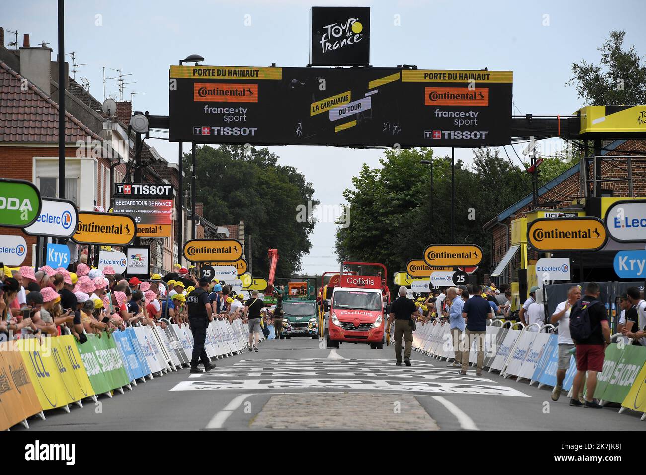 ©PHOTOPQR/VOIX DU NORD/PIERRE ROUANET ; 06/07/2022 ; Wallers Arenberg, le 06/07/2022. Ambiance a l'arrivee de la cinquieme etape du Tour de France cycliste Lille Wallers, au site minier de Wallers Arenberg Porte du Hainaut. FOTO PIERRE ROUANET LA VOIX DU NORD - dal 01 al 24 luglio 2022 si svolge la 109th edizione del Tour de France - - Foto Stock