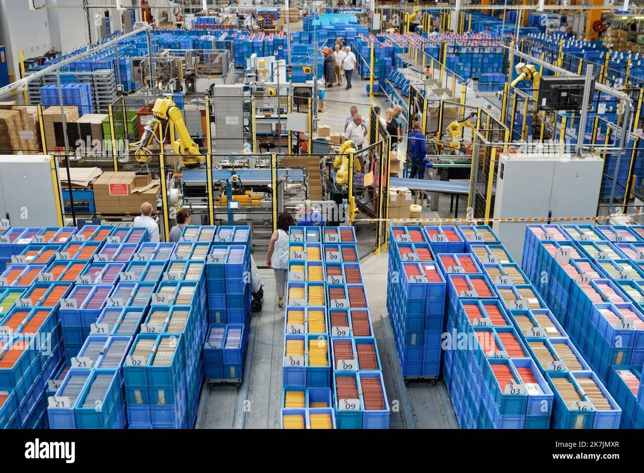 ©PHOTOPQR/VOIX DU NORD/Johan BEN AZZOUZ ; 09/07/2022 ; Samer, le 9 juillet 2022. Usine BIC Production sur 30 000 m2 des Crayons Mines graphites, des porte-Mines et des Crayons de coloriage. - Produzione BIC fabbrica su 30.000 m2 matite di grafite, portamatite e matite da colorare. Foto Stock