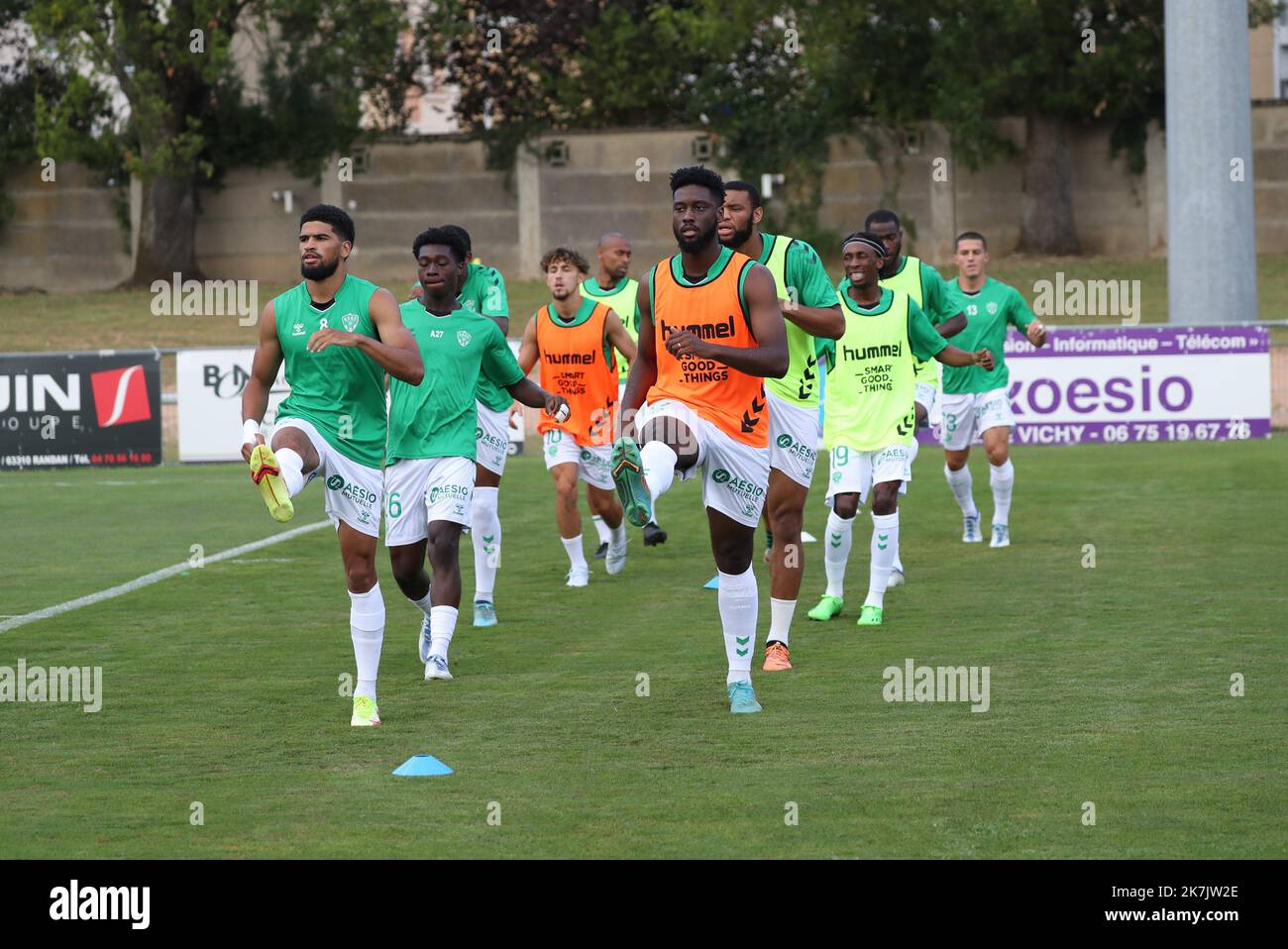 Thierry Larret / MAXPPP. Calcio. Match de preparation : Girondins de Bordeaux vs Association Sportive de Saint-Etienne . Le 20 juillet 2022, Stade Municipal Louis Darragon, Vichy (03). Foto Stock