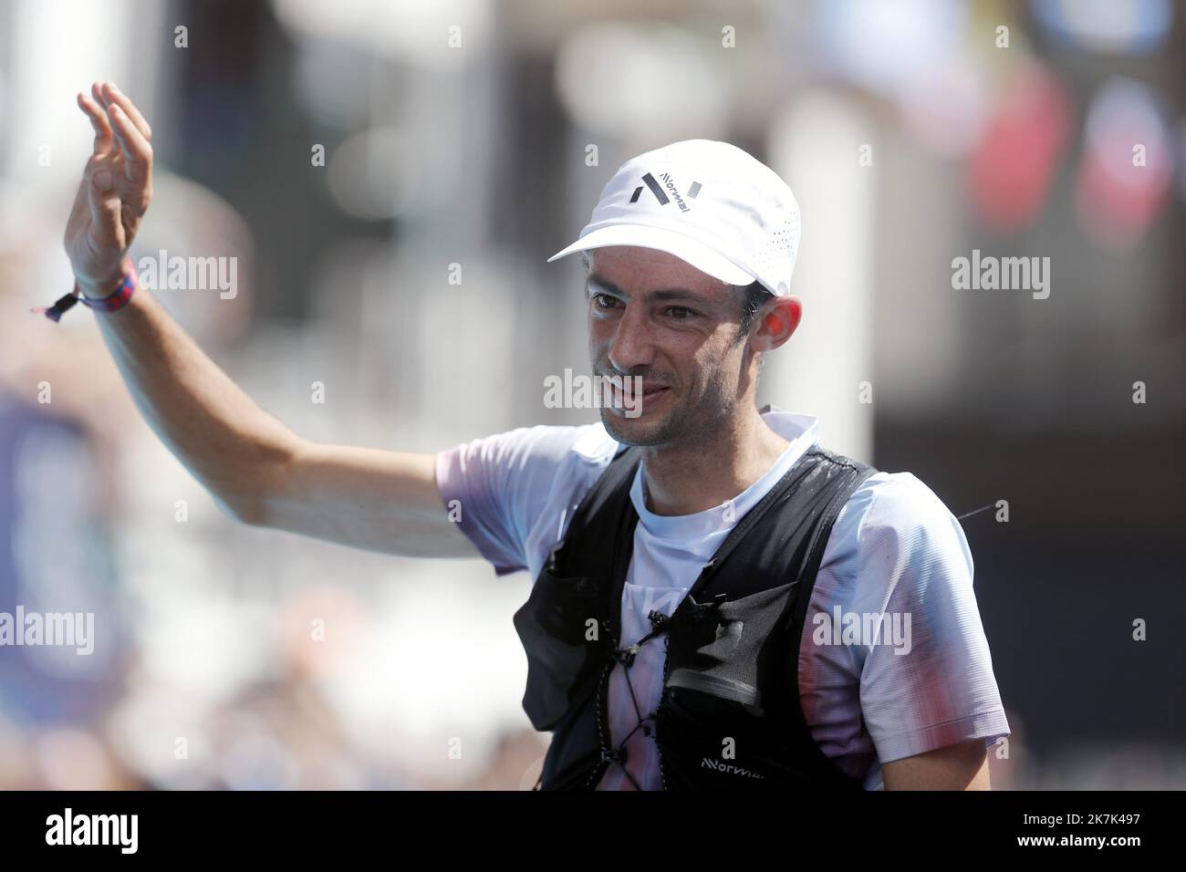 ©PHOTOPQR/LE DAUPHINE/Grégory YETCHMENIZA ; Chamonix-Mont-Blanc ; 27/08/2022 ; Grégory YETCHMENIZA / LE DAUPHINE LIBERE / Photopqr CHAMONIX (ALTA Savoia) LE 27 août 2022 UTMB (Ultra Trail du Mont Blanc). 106 nazioni représentées plusieurs milliers de coureurs, 171 km, 10 000D+, au départ de Chamonix, en semi-autonomie et en 46:30 heures maximum. 3 Pays, Francia, Italie et Suisse, 7 vallées, 71 ghiacciai. L'UTMB reprend le tracé du tour du Mont Blanc, qui se fait habituellement en 6 à 10 jours, alors que l'année dernière, Francais D'Haene a remporté la course en 20 h 45' 59'. Quatrième victoir Foto Stock