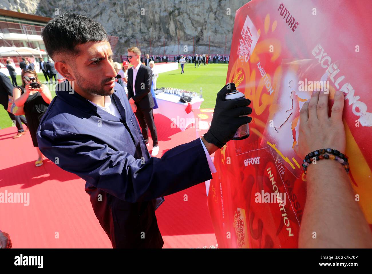 ©PHOTOPQR/NICE MATIN/Jean Francois Ottonello ; la Turbie ; 05/09/2022 ; Inaugurazione du nouveau Centre de performance de l'AS Monaco - Oeuvre Collective d'Anthony Alberti ici avec Guillermo Maripan, joueur ASM la Turbie, France, SEPT 5th 2022 squadra di calcio francese PRIMA lega COME centro di spettacolo di Monaco Foto Stock