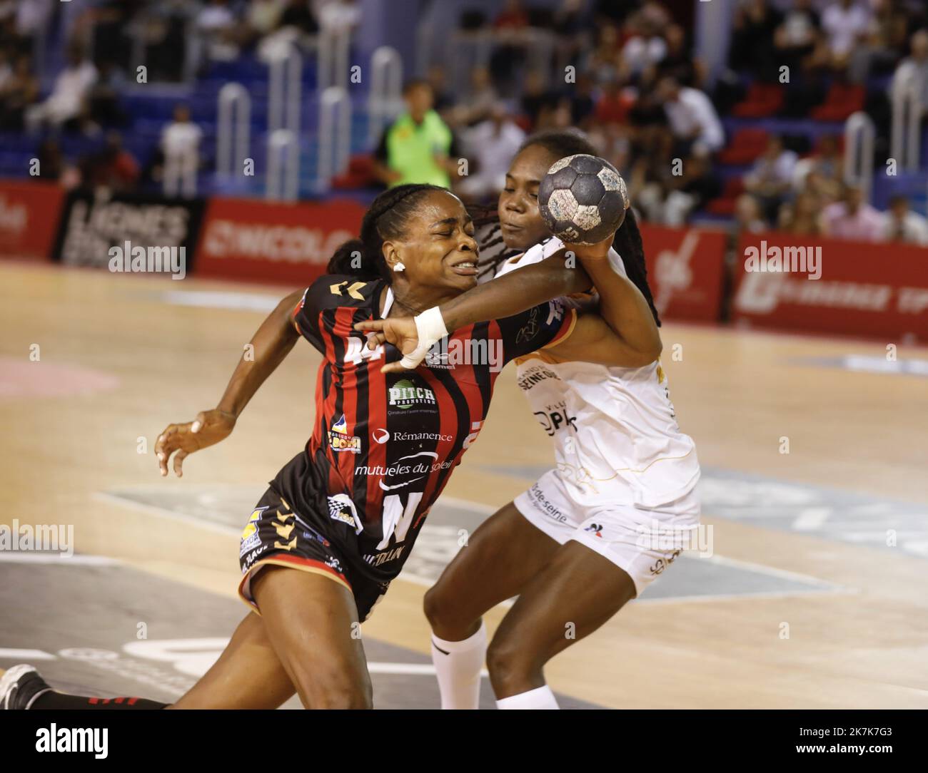 ©PHOTOPQR/NICE MATIN/Dylan Meiffret ; Nice ; 07/09/2022 ; Match handball fv©minin, l‚ÄôOGC Nice rencontre le Paris 92 v† domicilio. Foto Stock