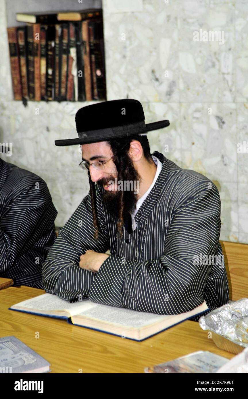 Yeshiva ortodossa nel quartiere Mea-Shearim a Gerusalemme, Israele. Foto Stock