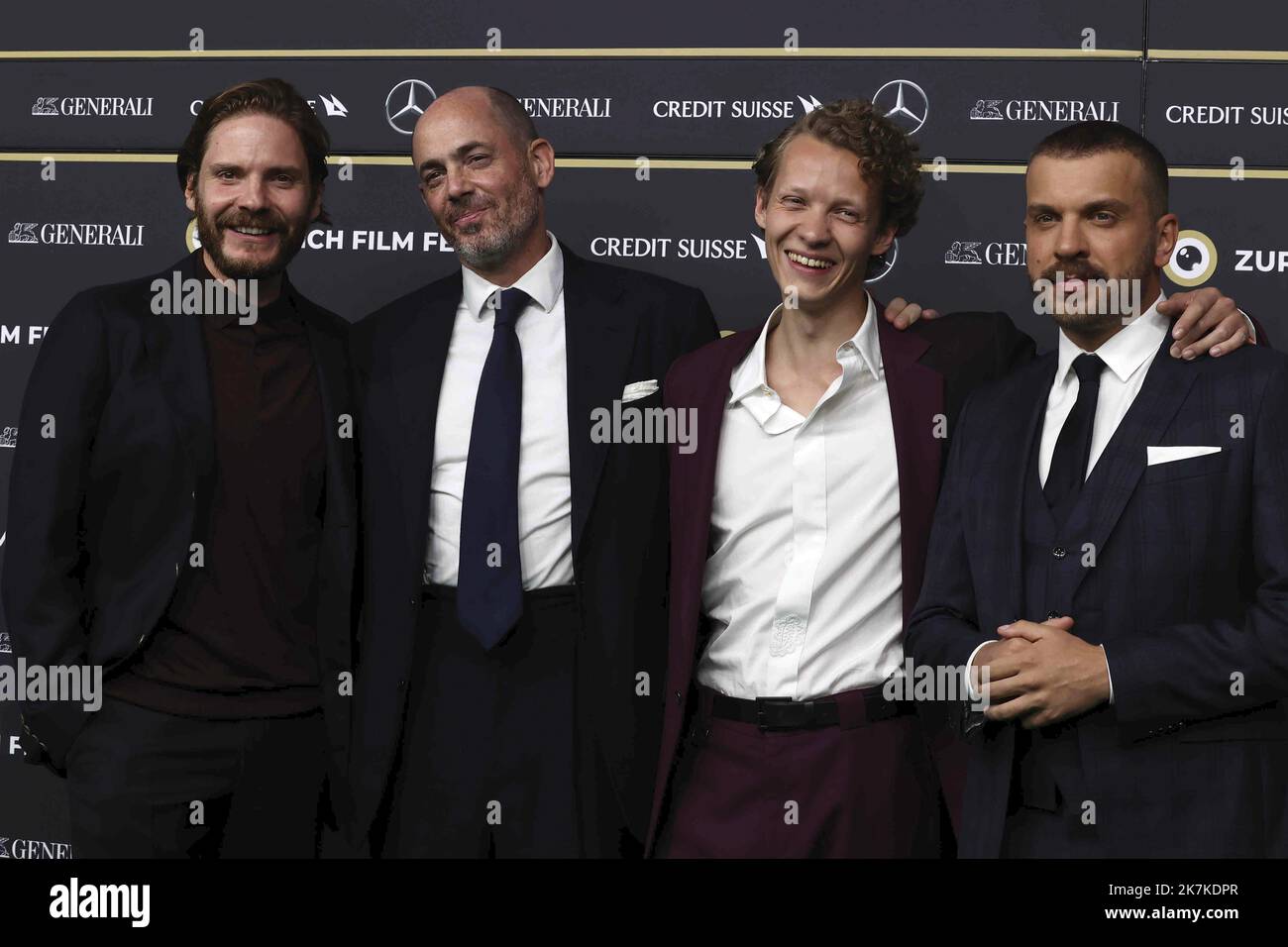 ©Francois Glories/MAXPPP - 23/09/2022 Daniel Bruehl, Edward Berger, Felix Kammerer, Edin Hasanovic e cast partecipano alla prima di 'im Westen nichts Neues' durante il 18th° Festival del Cinema di Zurigo in Svizzera. Settembre 23 2022. Foto Stock