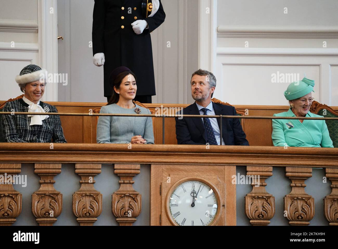 ©Thibault Savary / le Pictorium/MAXPPP - Copenaghen 04/10/2022 Thibault Savary / le Pictorium - 4/10/2022 - Danemark / Copenaghen - mette Frederiksen fait un discours de politique generale devant les membres du parlement Danois et la famille royale a l'occasione de la reouverture de la session parlementaire. / 4/10/2022 - Danimarca / Copenaghen - Danese PM mette Frederiksen primo discorso dopo la riapertura del Parlamento, davanti ai membri del Parlamento e alla Famiglia reale di Danimarca. Foto Stock