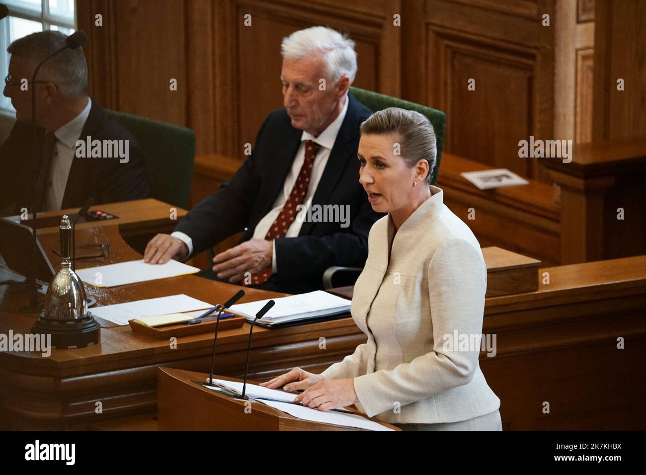 ©Thibault Savary / le Pictorium/MAXPPP - Copenaghen 04/10/2022 Thibault Savary / le Pictorium - 4/10/2022 - Danemark / Copenaghen - mette Frederiksen fait un discours de politique generale devant les membres du parlement Danois et la famille royale a l'occasione de la reouverture de la session parlementaire. / 4/10/2022 - Danimarca / Copenaghen - Danese PM mette Frederiksen primo discorso dopo la riapertura del Parlamento, davanti ai membri del Parlamento e alla Famiglia reale di Danimarca. Foto Stock