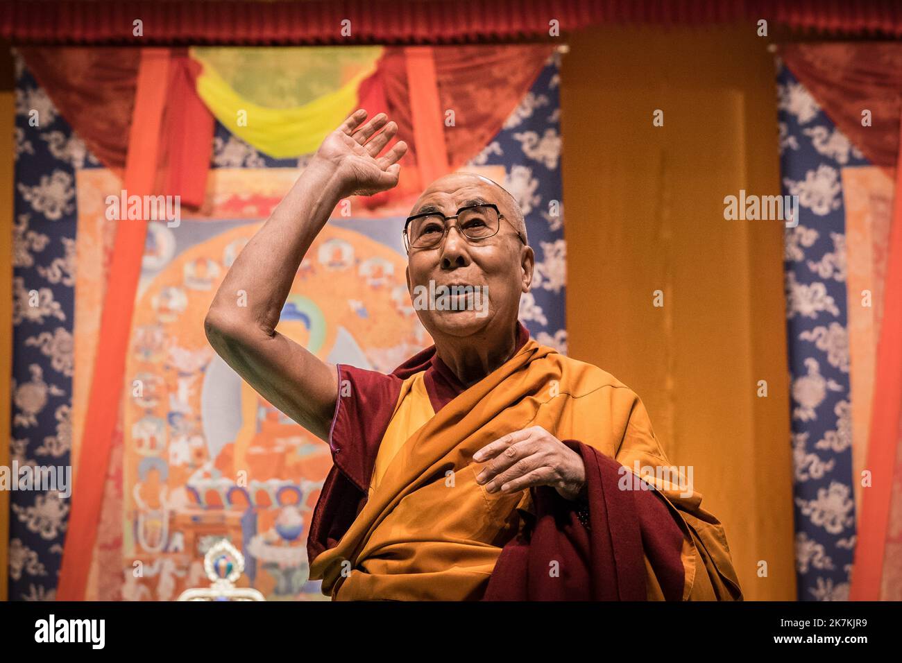 ©Olivier Donnars / le Pictorium/MAXPPP - 17/09/2016 Olivier Donnars / le Pictorium - 17/09/2016 - Francia - 17 settembre 2016 : Tenzin GYATSO, 14e Dalai lama, donne un cycle d'enseignement pour les bouddhistes de France au zenith de Strasbourg (67), Francia. 17 settembre 2016: Tenzin GYATSO, 14th Dalai lama, offre un ciclo di educazione per i buddisti francesi allo Zenith di Strasburgo (67), Francia . / 17/09/2016 - Francia - 17 settembre 2016: Tenzin GYATSO, 14th Dalai lama, offre un ciclo di educazione per i buddisti francesi allo Zenith di Strasburgo (67), Francia . Foto Stock