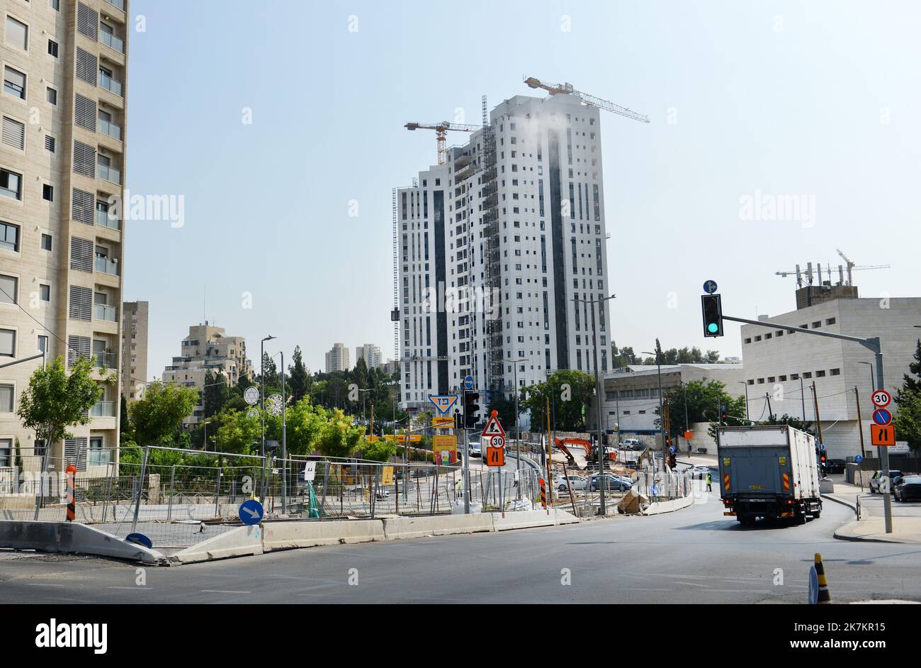 Costruzione del nuovo complesso di Boulevard di Sderot HaYovel a Kiryat Hayovel, Gerusalemme, Israele. Foto Stock