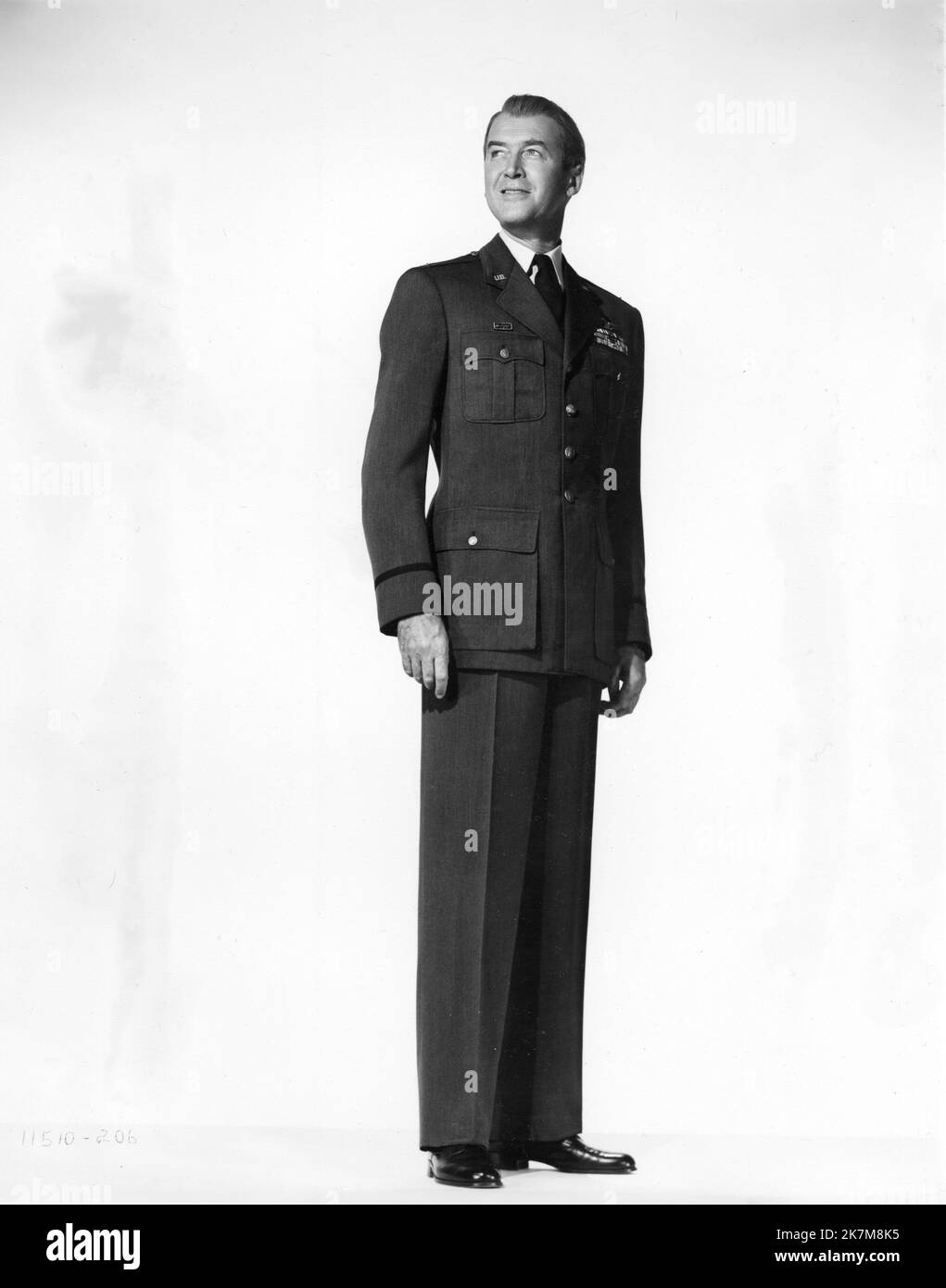 JAMES STEWART Full Length Ritratto in ARIA STRATEGICA COMANDO 1955 regista ANTHONY MANN musica Victor Young Paramount Pictures Foto Stock