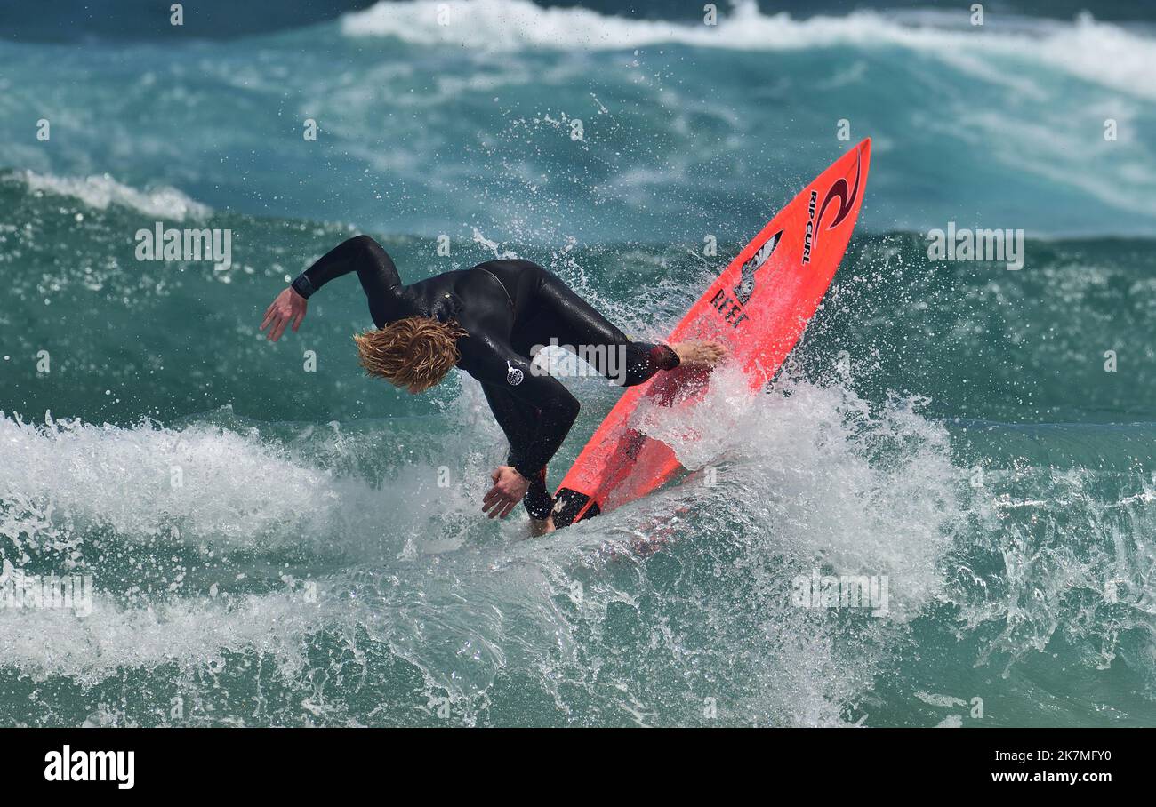 Surfista in azione a Phillip Island Foto Stock