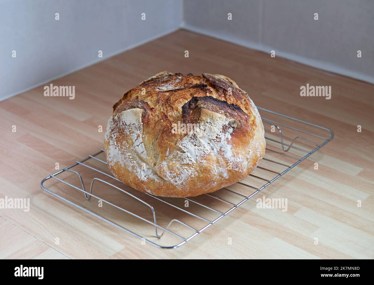 Pane fatto in casa, su una griglia Foto Stock