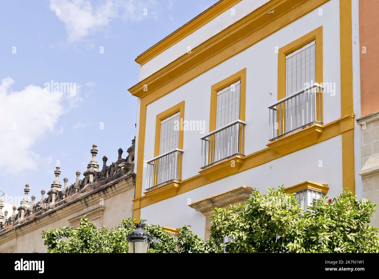 Antichi edifici colorati, Jerez de la Frontera, Andalusia, Spagna. Foto Stock