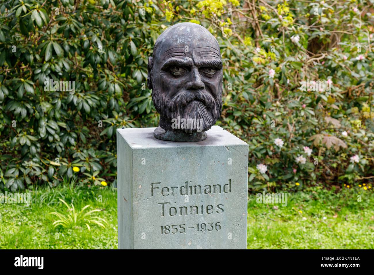 Monumento a Ferdinand Tönnies nel Parco del Castello di Husum, fondatore della sociologia Foto Stock