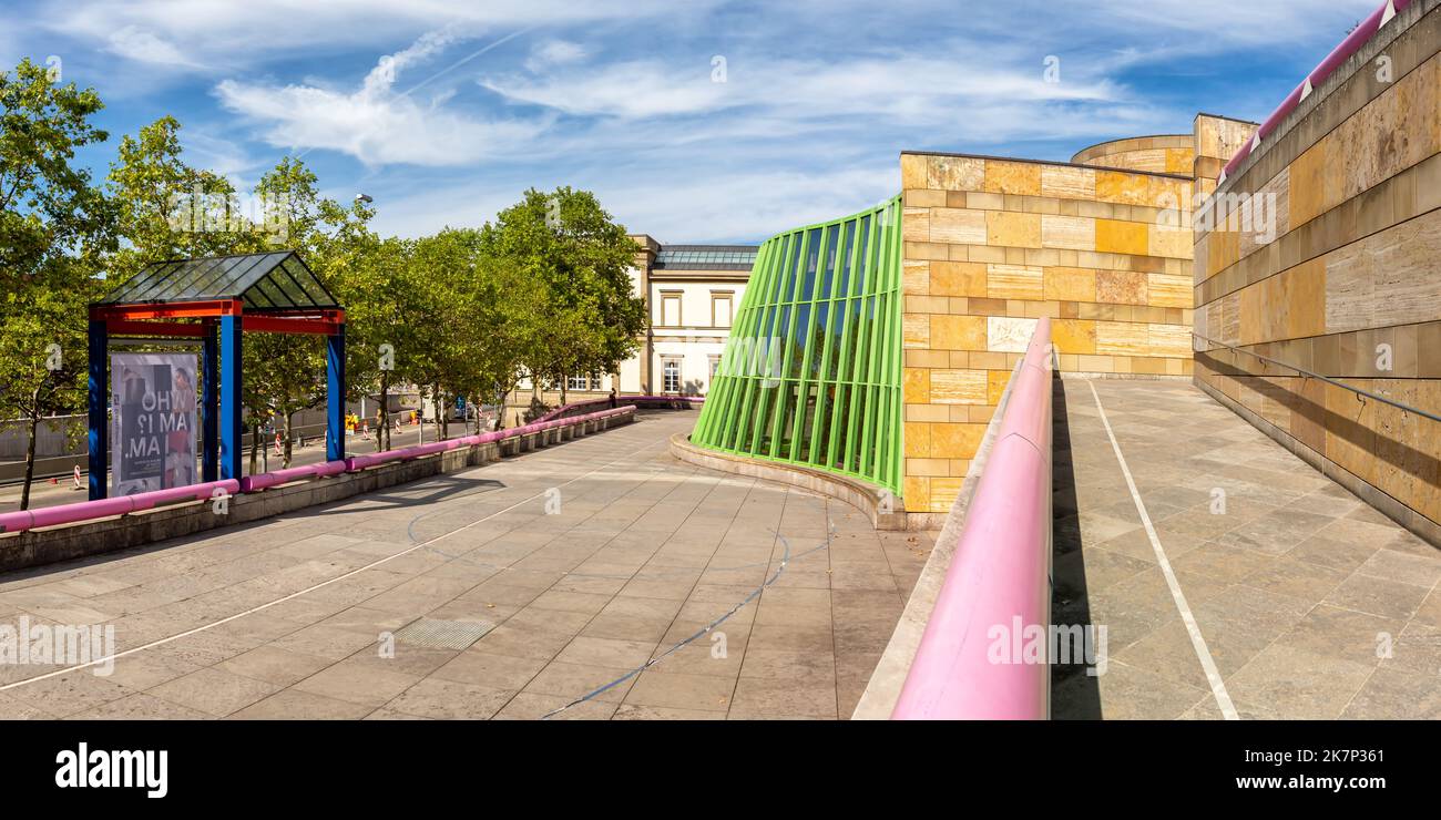 Stuttgart Neue Staatsgalerie nuova galleria di stato architettura moderna città panoramica in Germania Foto Stock