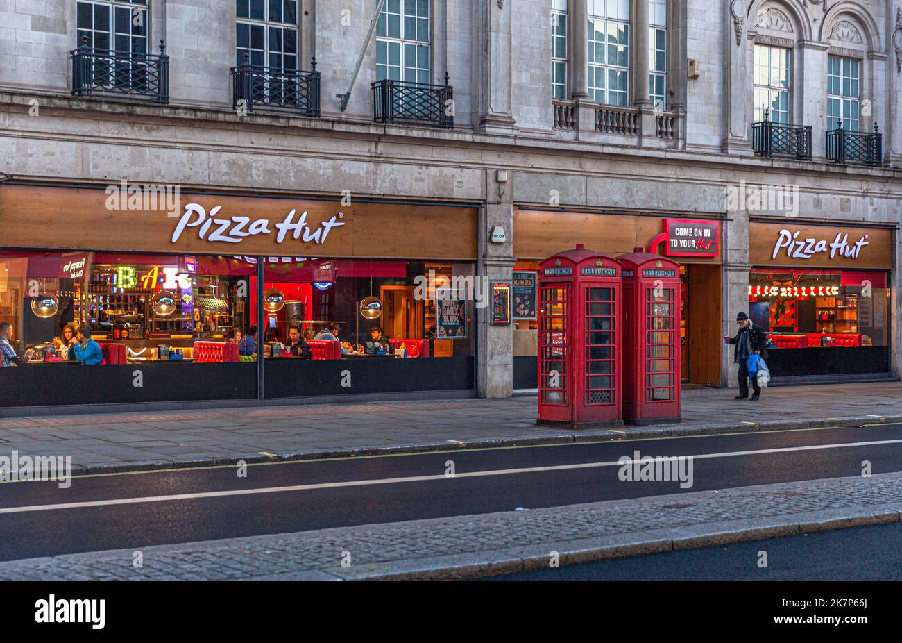 Filiale di Pizza Hut, Londra centrale, Inghilterra, Regno Unito. Foto Stock