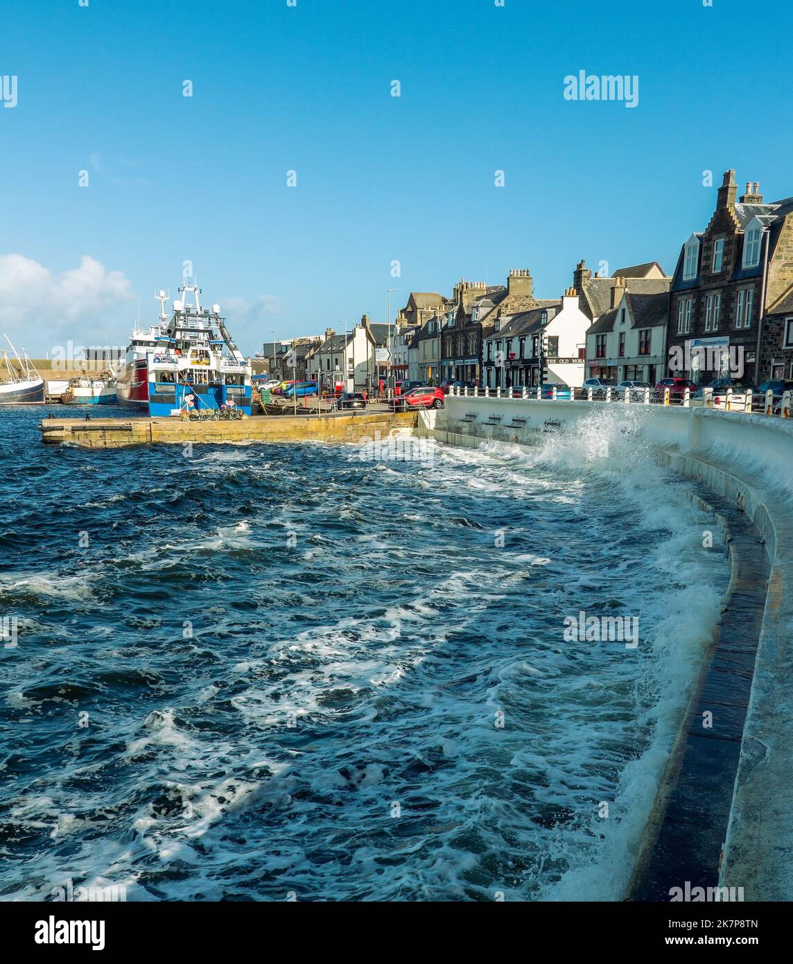 Porto di Macduff in una giornata ventosa a Macduff, Aberdeenshire, Scozia, Regno Unito Foto Stock