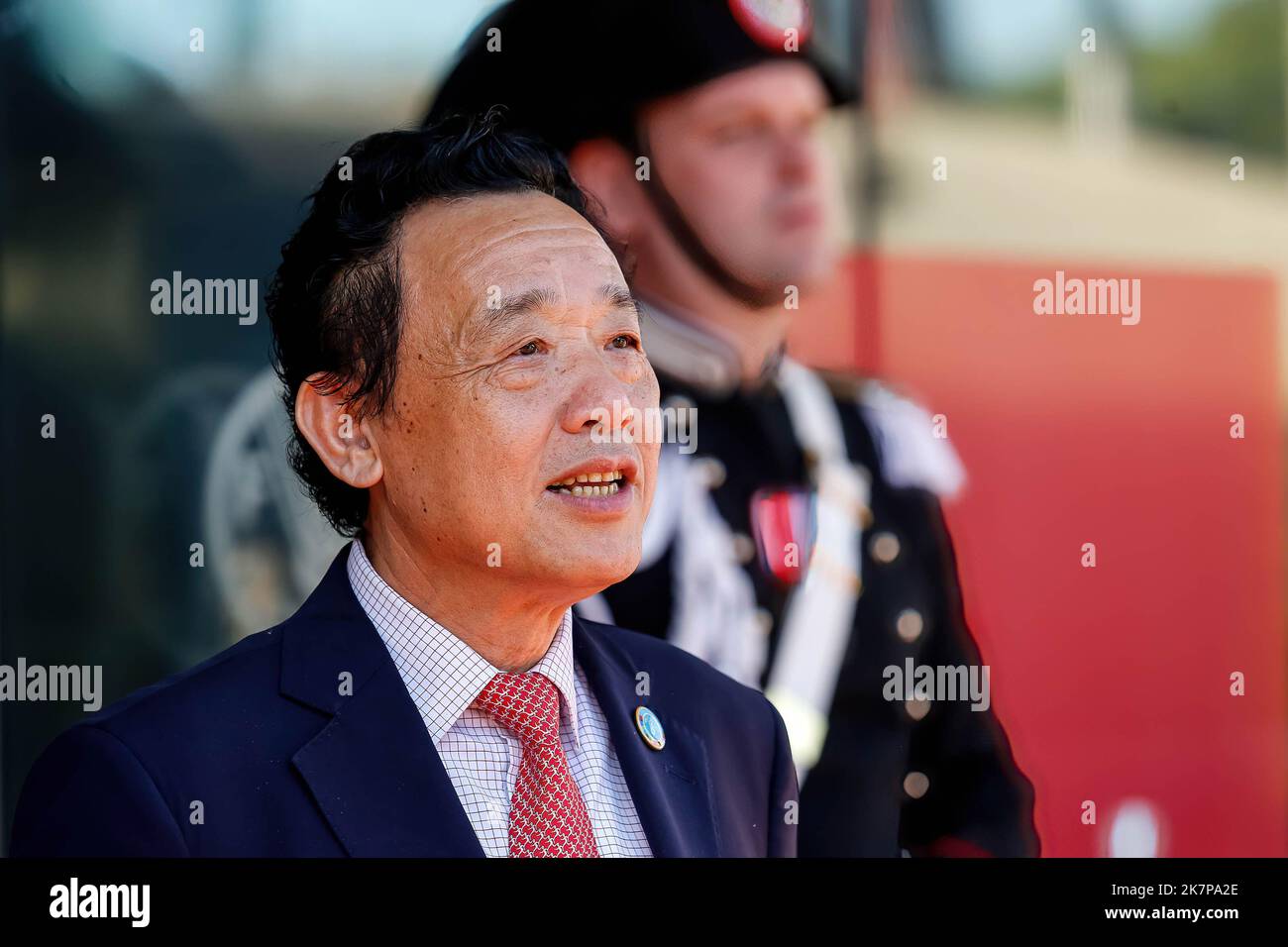 Roma, Italia. 18th Ott 2022. Il Direttore Generale QU Dongyu partecipa al lancio della campagna giovanile indigena. WFF (World Food Forum) sessione di apertura del Forum Mondiale della Gioventù il giorno 2 organizzato dall'Organizzazione delle Nazioni Unite per l'alimentazione e l'agricoltura presso la sede della FAO a Roma. World Food Forum è una nuova iniziativa che si concentra sulla sicurezza alimentare globale, forum di quest'anno il pensiero principale è dieta sana. Pianeta sano. Credit: SOPA Images Limited/Alamy Live News Foto Stock