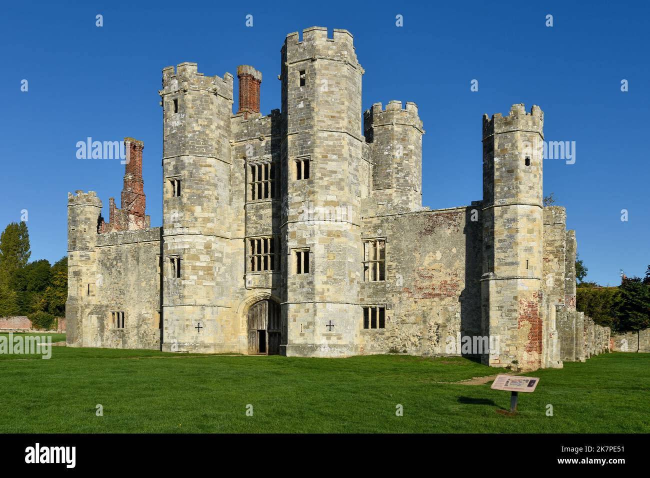 Vista frontale dell'Abbazia di Titchfield, un sito patrimonio dell'umanità dell'Hampshire, Inghilterra. Foto Stock