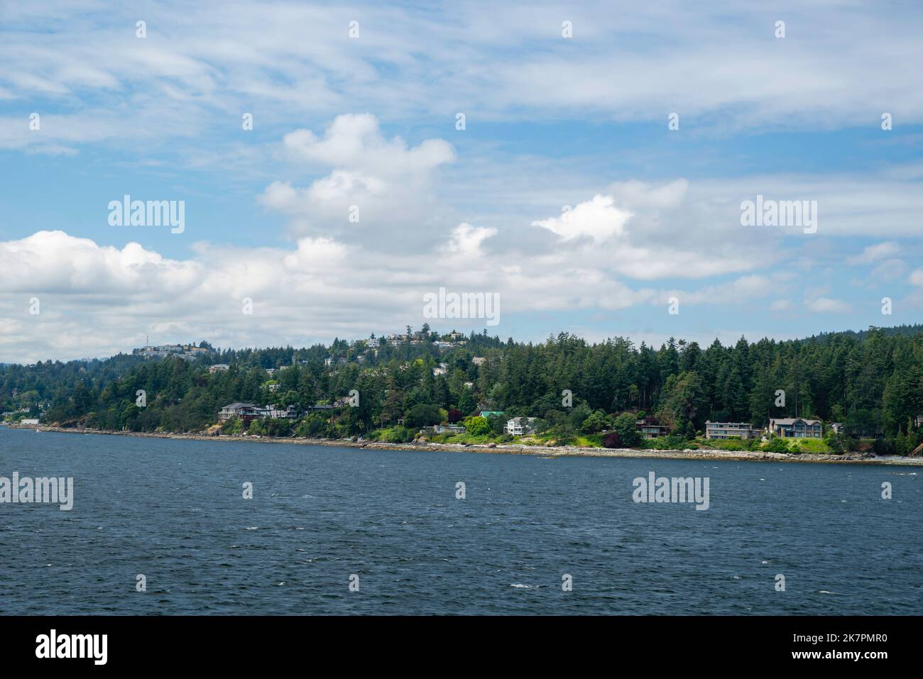 Una vista di Horseshoe Bay/West Vancouver da un traghetto; Vancouver, British Columbia, Canada. Foto Stock