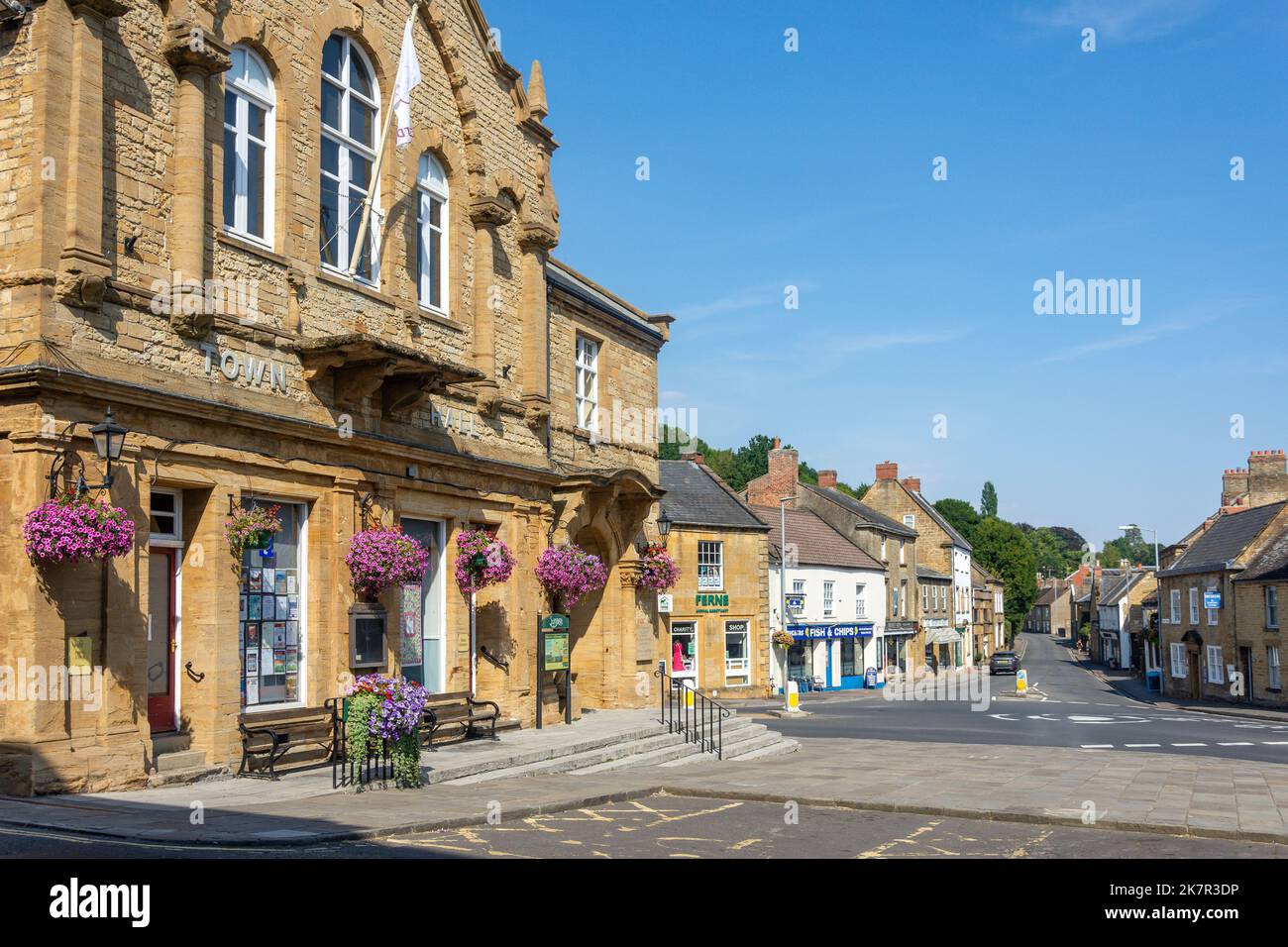 Municipio di Crewkerne, Piazza del mercato, Crewkerne, Somerset, Inghilterra, Regno Unito Foto Stock