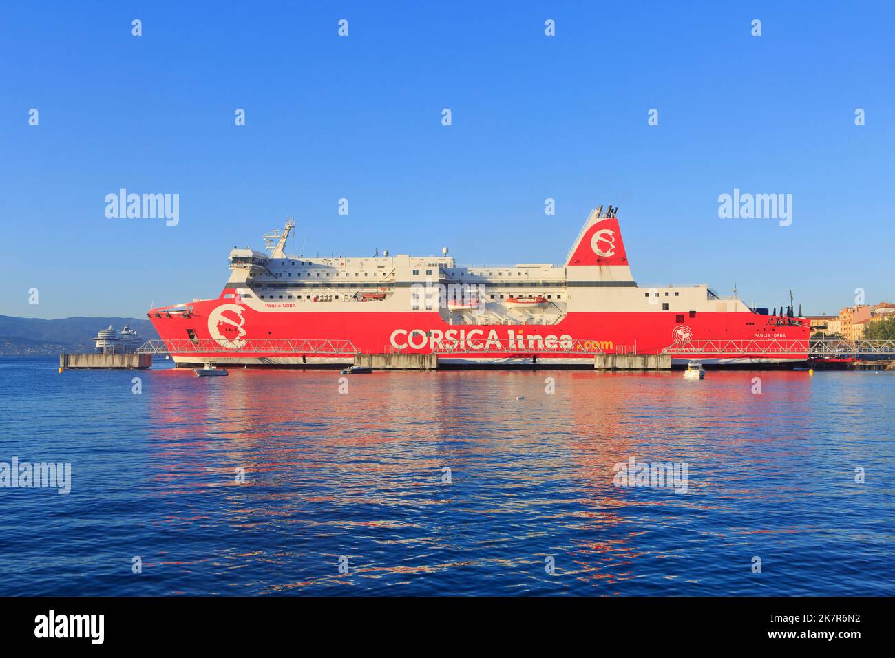 Il traghetto paglia Orba (1994 m) da Corsica linea ormeggiato nel porto di Ajaccio (Corse-du-Sud), Francia Foto Stock