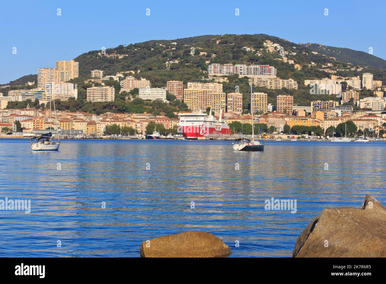 Il traghetto paglia Orba (1994 m) da Corsica linea ormeggiato nel porto di Ajaccio (Corse-du-Sud), Francia Foto Stock