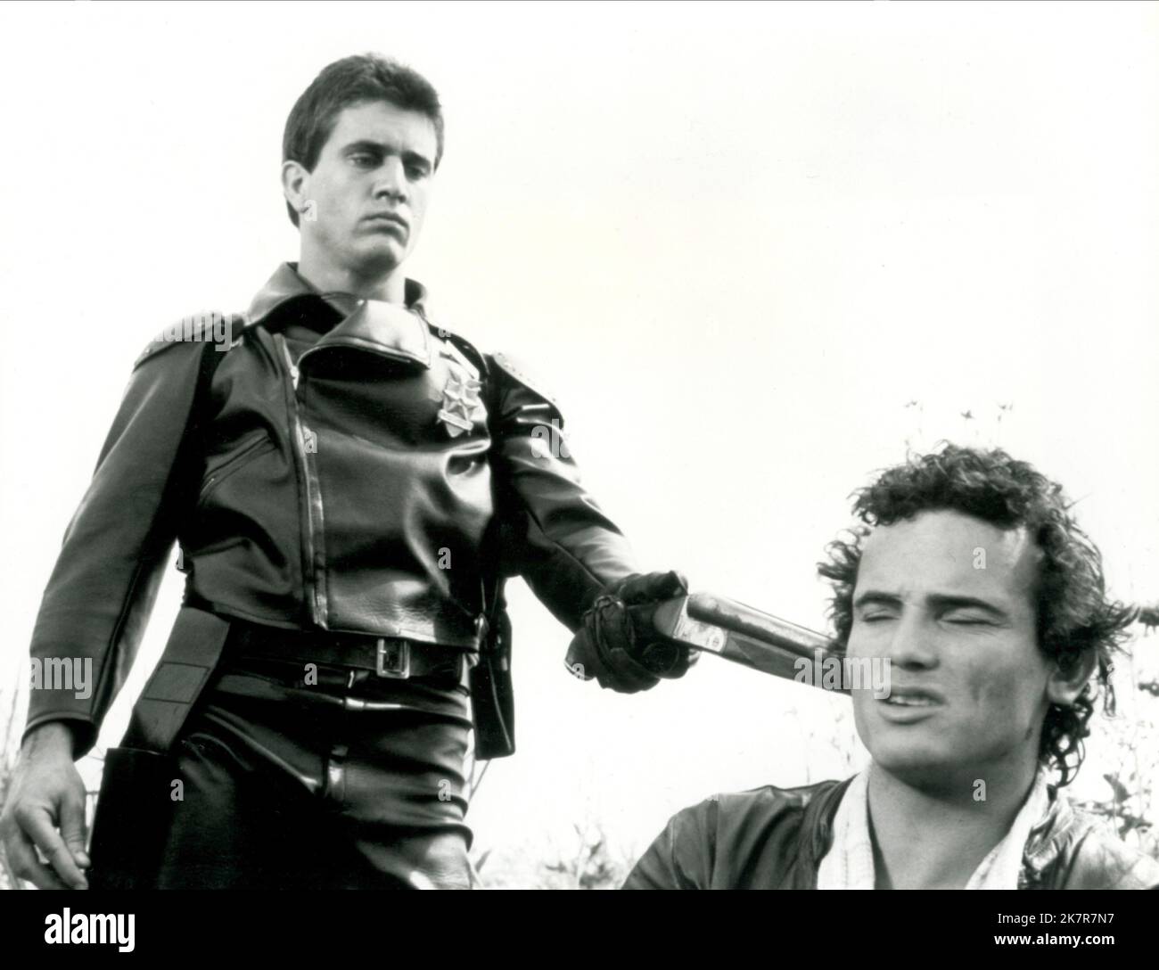 Mel Gibson Film: MAD Max (AUS 1979) personaggi: Max regista: George Miller 12 Aprile 1979 **ATTENZIONE** questa fotografia è solo per uso editoriale ed è copyright di ORION HOMEWARNER BROS. E/o del fotografo assegnato dalla Film o dalla Production Company e può essere riprodotta solo da pubblicazioni in concomitanza con la promozione del suddetto Film. È richiesto un credito obbligatorio per ORION HOMEWARNER BROS. Il fotografo deve essere accreditato anche quando è noto. Nessun uso commerciale può essere concesso senza l'autorizzazione scritta della Film Company. Foto Stock