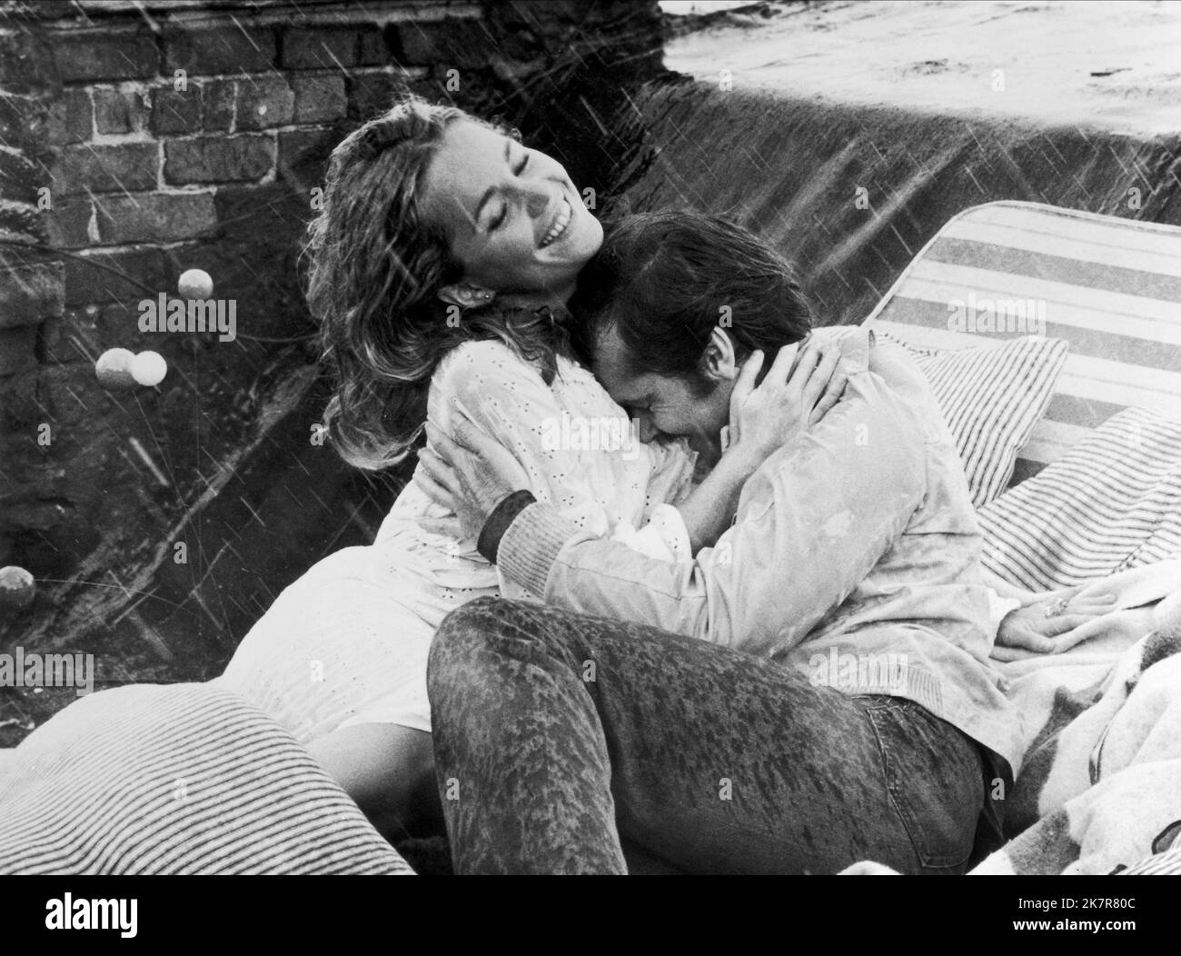 Wednesday Weld & Jack Nicholson Film: A Safe Place (USA 1971) personaggi: Susan / Noah, Mitch regista: Henry Jaglom 15 ottobre 1971 **AVVERTENZA** questa fotografia è solo per uso editoriale ed è copyright della FOTO COLUMBIA e/o del fotografo assegnato dalla Film o Production Company e può essere riprodotta solo da pubblicazioni in concomitanza con la promozione del film di cui sopra. È richiesto un credito obbligatorio per L'IMMAGINE COLUMBIA. Il fotografo deve essere accreditato anche quando è noto. Nessun uso commerciale può essere concesso senza autorizzazione scritta da parte della Film Company. Foto Stock