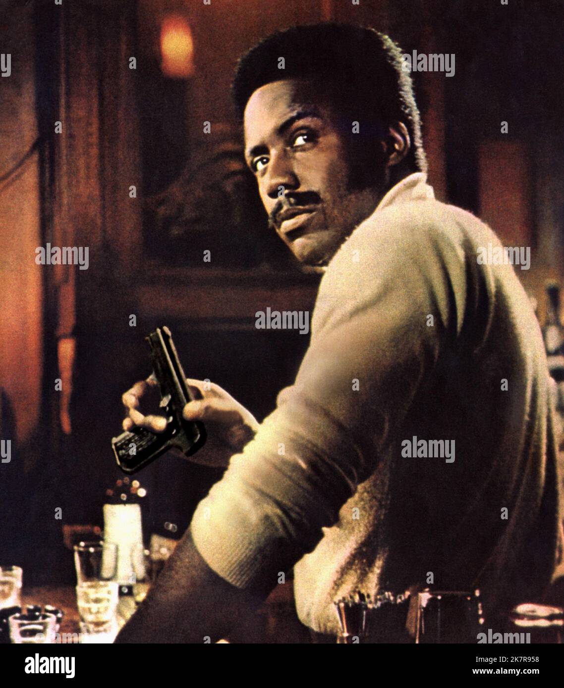 Richard Rountree Film: Shaft (USA 1971) regista: Gordon Parks 25 giugno 1971 **AVVERTENZA** questa fotografia è solo per uso editoriale ed è copyright di MGM e/o del fotografo assegnato dalla Film o dalla Production Company e può essere riprodotta solo da pubblicazioni in concomitanza con la promozione del film di cui sopra. È richiesto un credito obbligatorio a MGM. Il fotografo deve essere accreditato anche quando è noto. Nessun uso commerciale può essere concesso senza autorizzazione scritta da parte della Film Company. Foto Stock