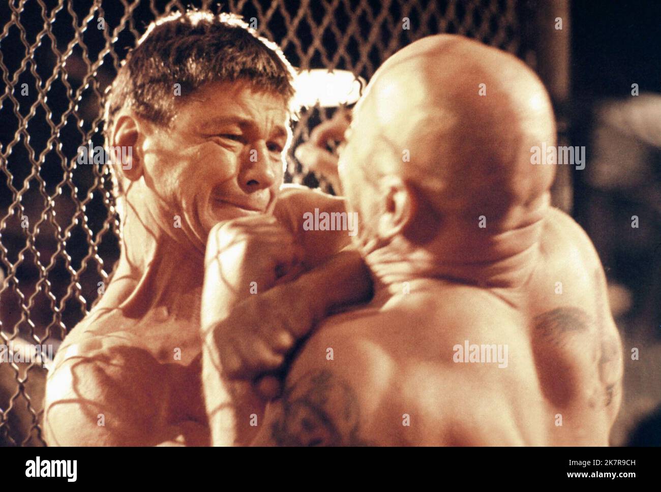Scena con Charles Bronson Film The Streetfighter; Hard Times (1979) Characters: WITH Chaney Director: Walter Hill 04 September 1975 **WARNING** questa fotografia è solo per uso editoriale ed è copyright della COLUMBIA e/o del fotografo assegnato dalla Film o Production Company e può essere riprodotta solo da pubblicazioni in concomitanza con la promozione del suddetto Film. È richiesto un credito obbligatorio a COLUMBIA. Il fotografo deve essere accreditato anche se conosciuto. Nessun uso commerciale può essere concesso senza l'autorizzazione scritta di The Film Company. Foto Stock