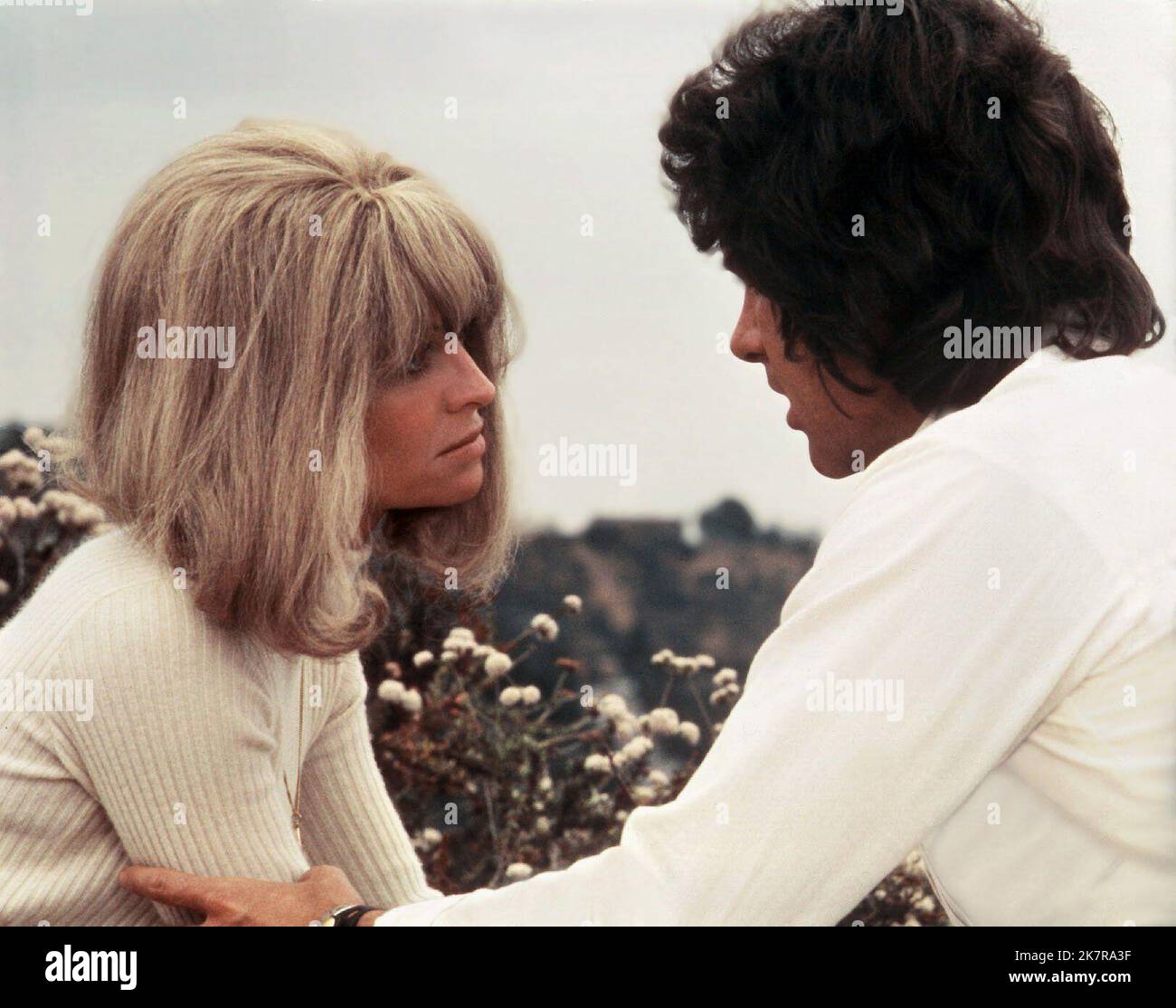 Julie Christie & Warren Beatty Film: Shampoo (USA 1975) personaggi: Jackie Shawn & George Roundy regista: Hal Ashby 11 febbraio 1975 **AVVERTENZA** questa fotografia è solo per uso editoriale ed è copyright di COLUMBIA e/o del fotografo assegnato dalla Film o dalla Production Company e può essere riprodotta solo da pubblicazioni in concomitanza con la promozione del film di cui sopra. È richiesto un credito obbligatorio a COLUMBIA. Il fotografo deve essere accreditato anche quando è noto. Nessun uso commerciale può essere concesso senza autorizzazione scritta da parte della Film Company. Foto Stock