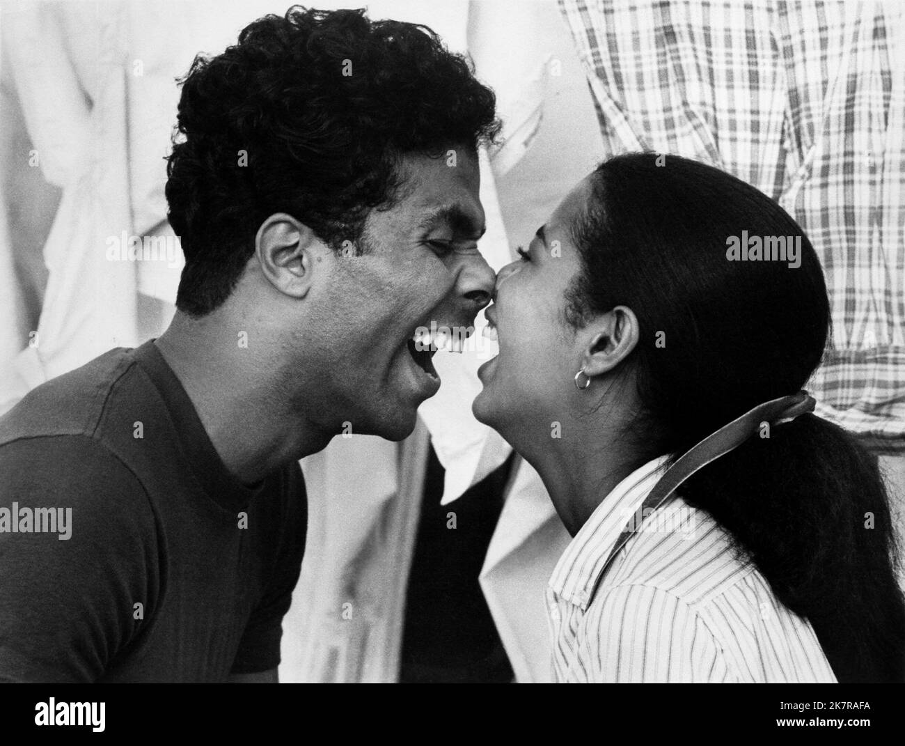 Philip Michael Thomas & Irene cara Film Sparkle (1978) personaggi: Stix & Sparkle regista: Sam o'Steen 07 aprile 1976 **ATTENZIONE** questa fotografia è ad uso esclusivamente editoriale ed è copyright DELLA WARNER BROS e/o del fotografo assegnato dalla Film o Production Company e può essere riprodotta solo da pubblicazioni in concomitanza con la promozione del suddetto Film. È richiesto un credito obbligatorio a WARNER BROS. Il fotografo deve essere accreditato anche se conosciuto. Nessun uso commerciale può essere concesso senza l'autorizzazione scritta di The Film Company. Foto Stock