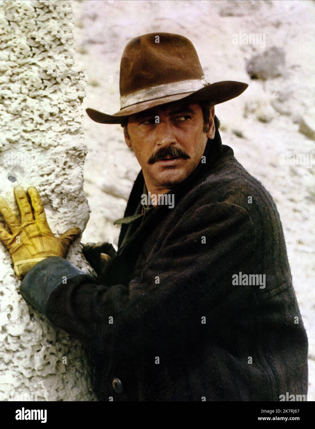Rock Hudson Film Showdown (1973) personaggi: Chuck Jarvis regista: George Seaton 08 giugno 1973 **ATTENZIONE** questa fotografia è solo per uso editoriale ed è copyright di UNIVERSAL e/o The Photographer assegnato dalla Film o Production Company e può essere riprodotta solo da pubblicazioni in concomitanza con la promozione del suddetto Film. È richiesto un credito obbligatorio a UNIVERSAL. Il fotografo deve essere accreditato anche se conosciuto. Nessun uso commerciale può essere concesso senza l'autorizzazione scritta di The Film Company. Foto Stock
