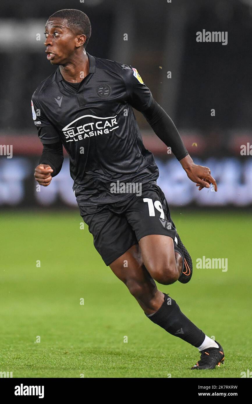 Swansea, Regno Unito. 18th Ott 2022. Tyrese Fornah #19 of Reading durante la partita del Campionato Sky Bet Swansea City vs Reading allo Stadio Swansea.com, Swansea, Regno Unito, 18th ottobre 2022 (Foto di Mike Jones/News Images) a Swansea, Regno Unito il 10/18/2022. (Foto di Mike Jones/News Images/Sipa USA) Credit: Sipa USA/Alamy Live News Foto Stock