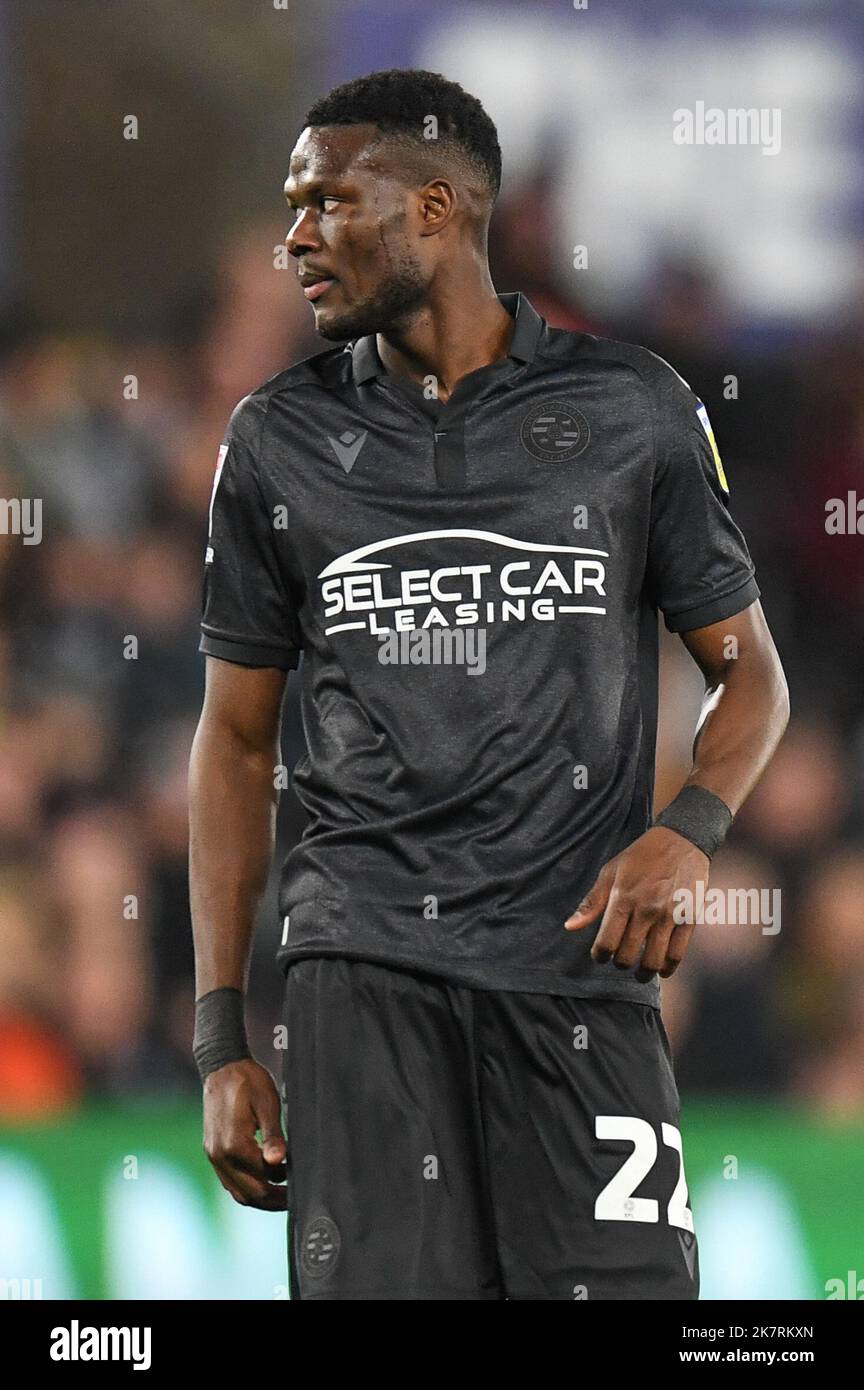 Swansea, Regno Unito. 18th Ott 2022. Mamadou Loum #22 di Reading durante la partita del Campionato Sky Bet Swansea City vs Reading allo Stadio Swansea.com, Swansea, Regno Unito, 18th ottobre 2022 (Foto di Mike Jones/News Images) a Swansea, Regno Unito il 10/18/2022. (Foto di Mike Jones/News Images/Sipa USA) Credit: Sipa USA/Alamy Live News Foto Stock