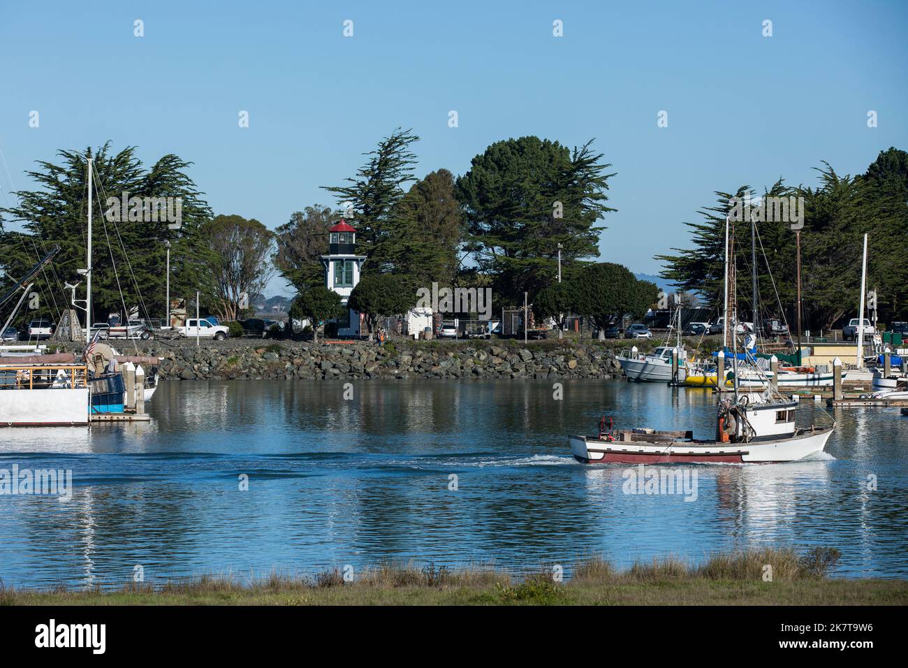 Vista diurna del porticciolo e dello skyline storico di Eureka, California, Stati Uniti. Foto Stock