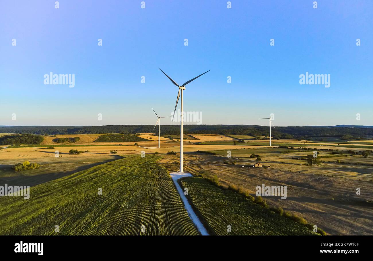 Windfarm nel dipartimento dell'alta Saone (Francia nord-orientale): Parco eolico che circonda le città di Rosieres sur Mance, Saint Marcel e Vitrey sur Manc Foto Stock