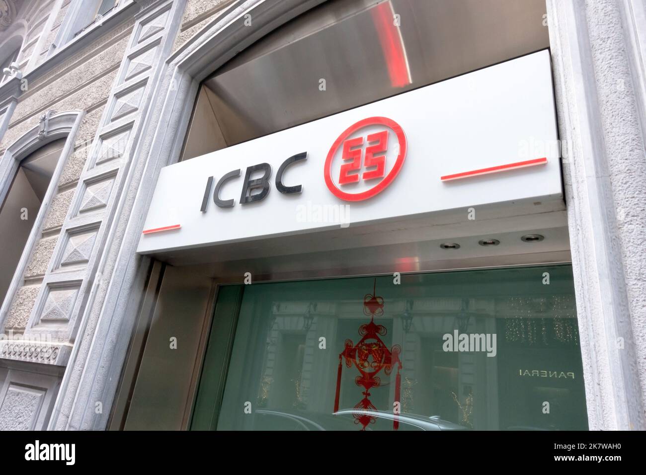 Milano, Italia - 1 gennaio 2019: Logo della Banca industriale e commerciale Cinese (ICBC). ICBC è una banca commerciale statale. Foto Stock